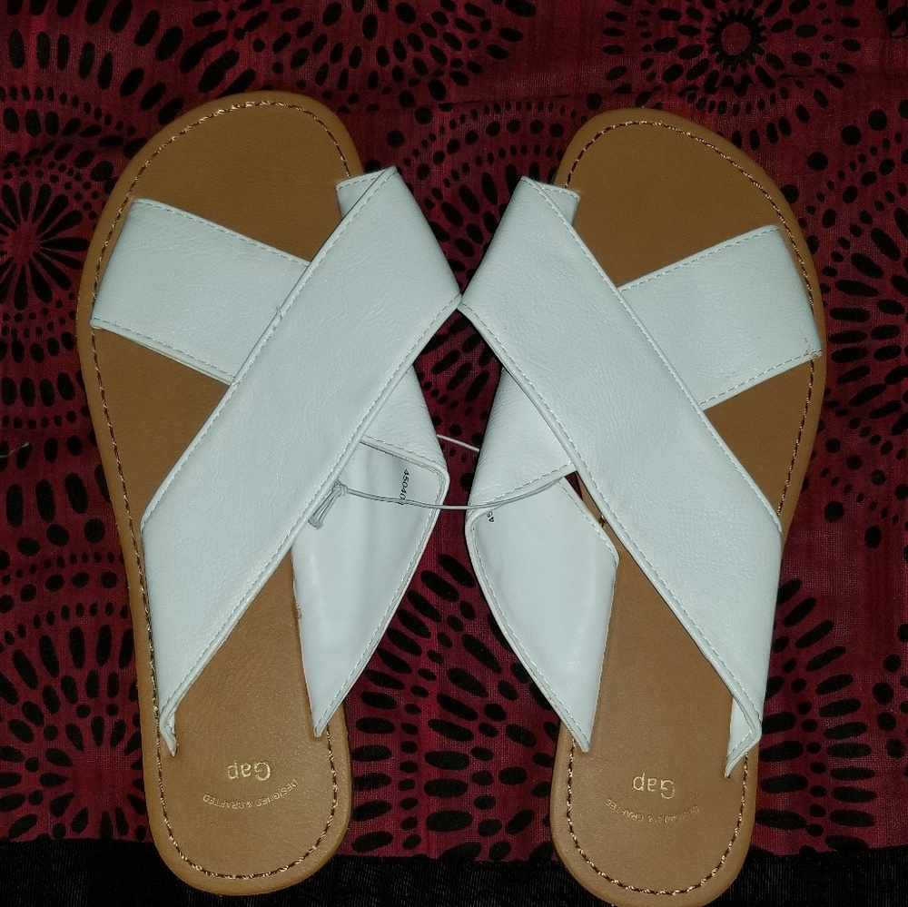 Gap sandals